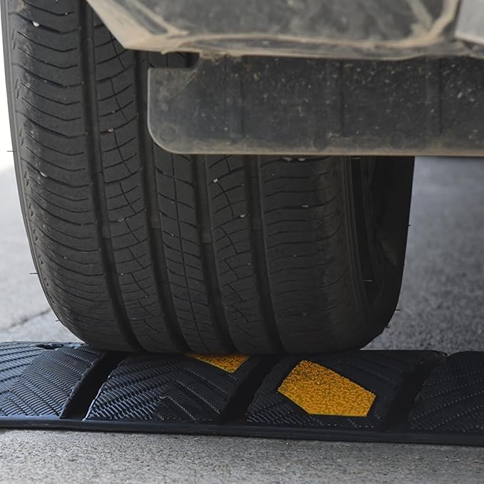 OrangeStar 6Ft Portable Rubber Speed Bump, Heavy Duty Speed Hump w/Reflective